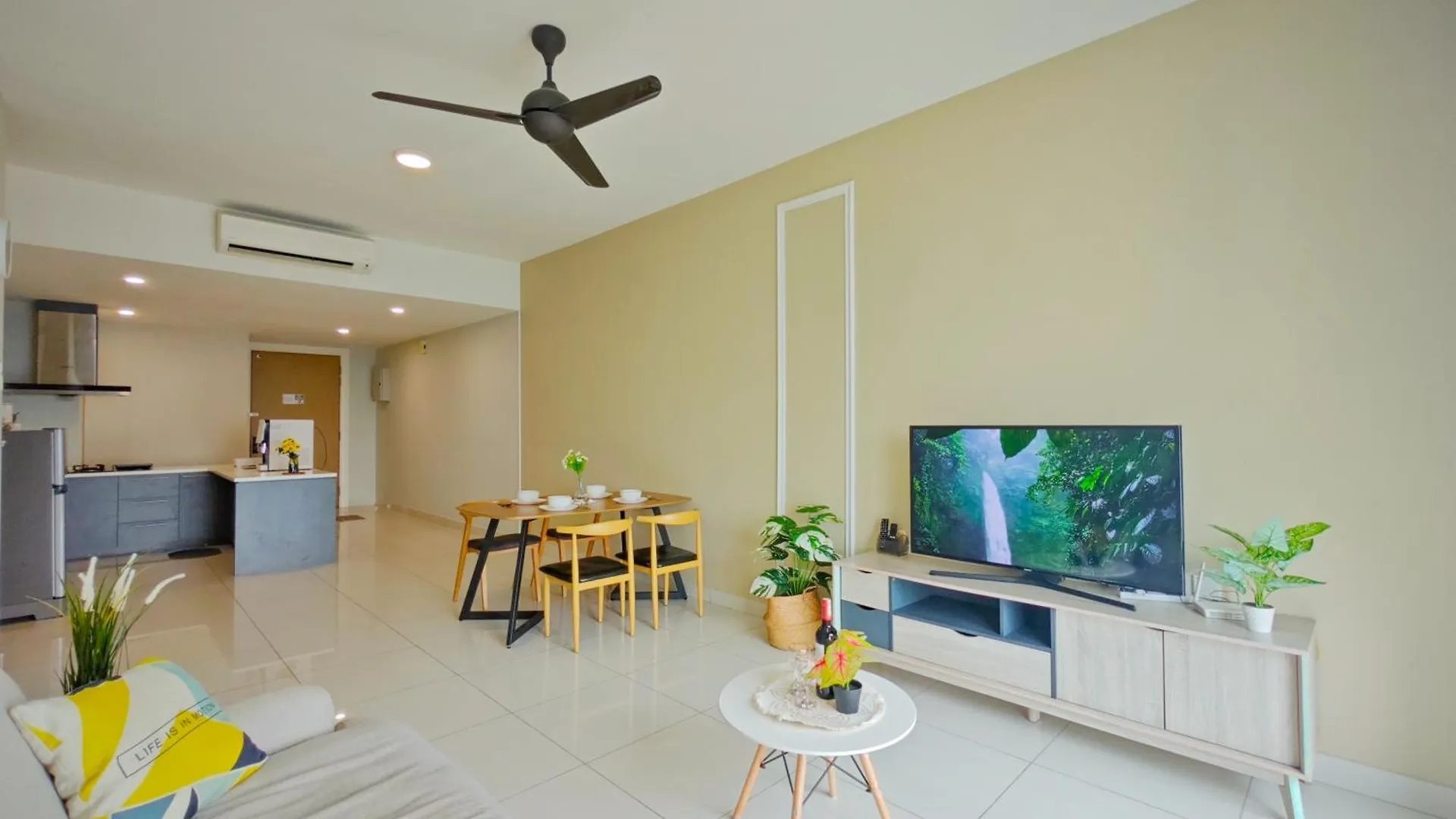 2Br Wifi, Mid Valley, Mosaic Southkey, 5-7 Pax, 7 Mins To Ciq Johor Bahru 0*,  Malezya